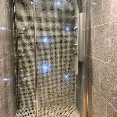 Cosy Design With Modern Bathroom * Vaureal
