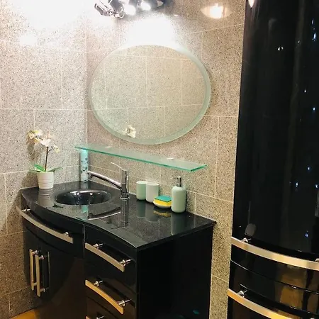 Cosy Design With Modern Bathroom