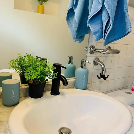 Cosy Design With Modern Bathroom Lejlighed